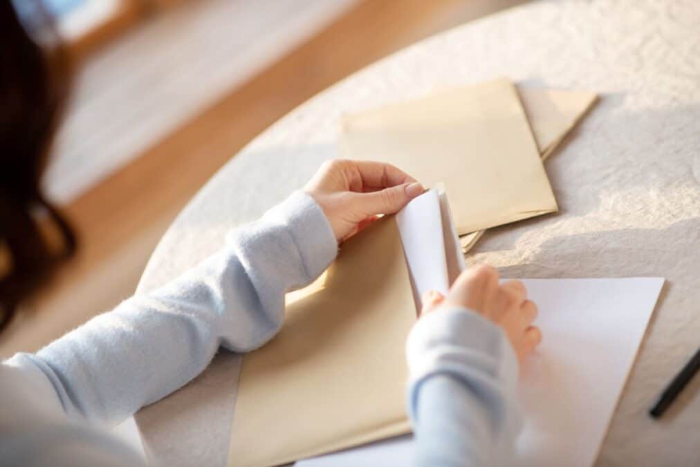 Quel affranchissement pour 10 feuilles A4? Combien de timbres?