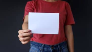 integrer flyers strategie communication