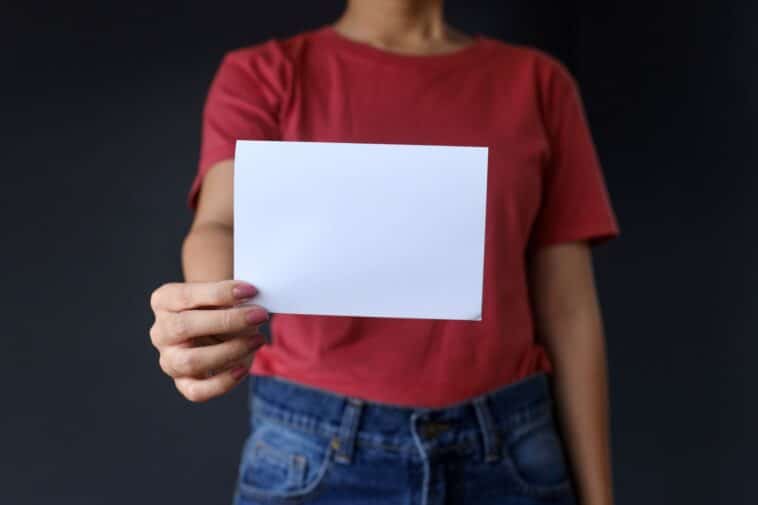 integrer flyers strategie communication