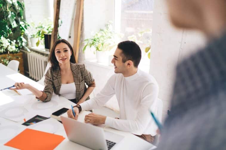 Compte-titre VS PEA : rendez vous banquier